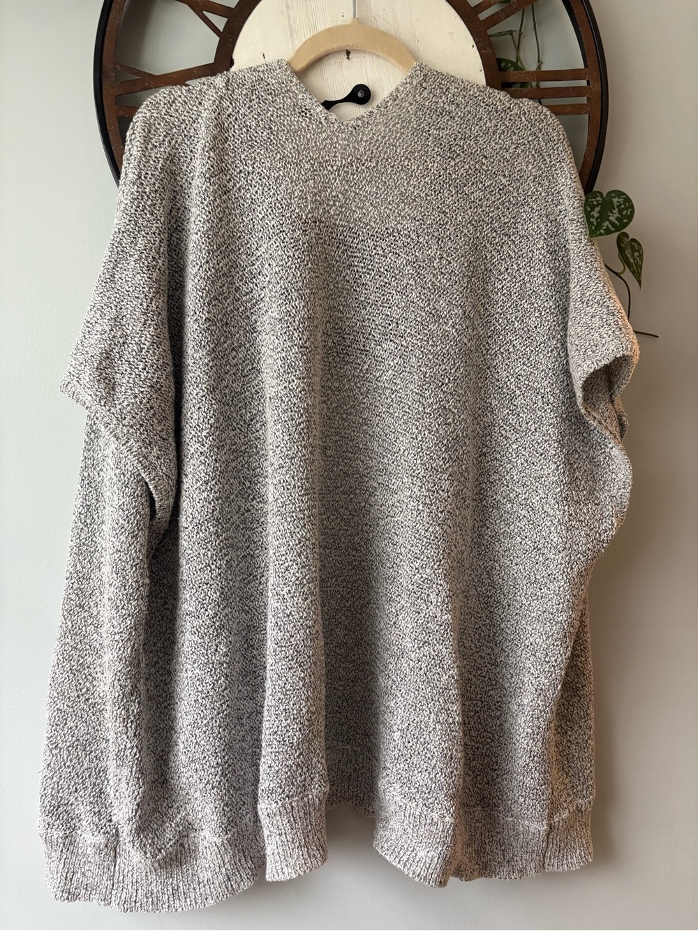 Aritzia Community ionic wrap - Picture 3 of 6